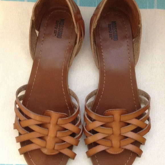 Mossimo Supply Co. Shoes - Mossimo Huarache flats Mossimo Supply Co. Shoes - Mossimo Huarache flats